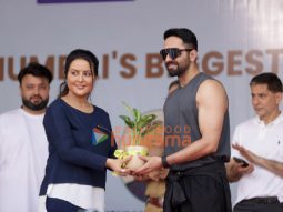 Photos: Ayushmann Khurrana and Amruta Fadnavis snapped at “Sea Shore Shine” Beach Clean-Up in Mumbai