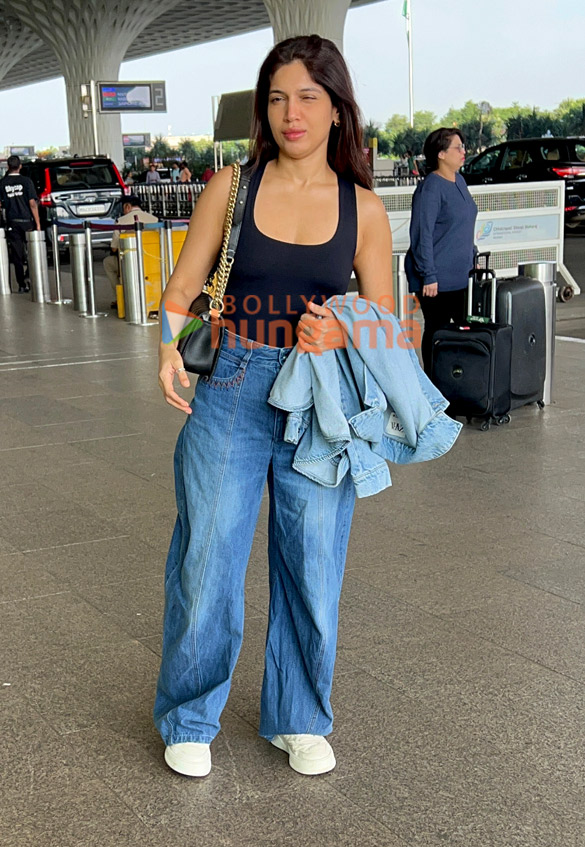 Photos: Bhumi Pednekar and Jitendra Kumar snapped at the airport Photos: Bhumi Pednekar and Jitendra Kumar snapped at the airport