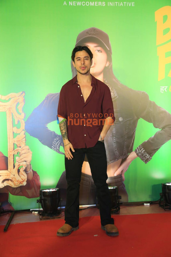 photos celebs grace the premiere of binny and family 1134 15