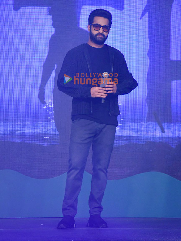 photos janhvi kapoor jr ntr saif ali khan and karan johar attend the trailer launch of devara part 1 at taj lands end in bandra 3