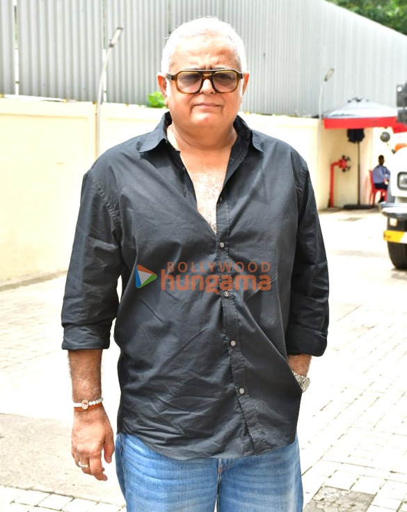 photos kareena kapoor khan hansal mehta snapped at the buckingham murders trailer launch 5