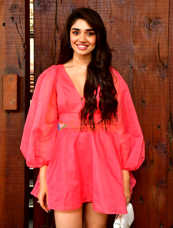 Photos: Krithi Shetty snapped in Juhu Photos: Krithi Shetty snapped in Juhu