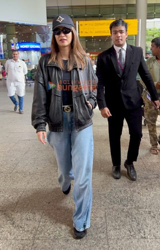 Photos: Kriti Sanon, Sunny Leone and Divya Khossla snapped at the airport