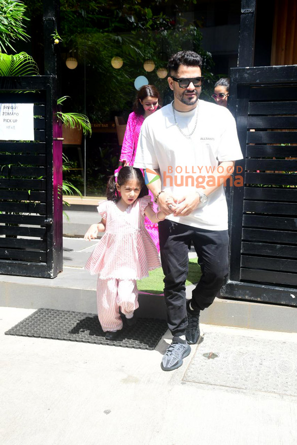 photos kunal khemu soha ali khan and patralekha snapped in bandra 3
