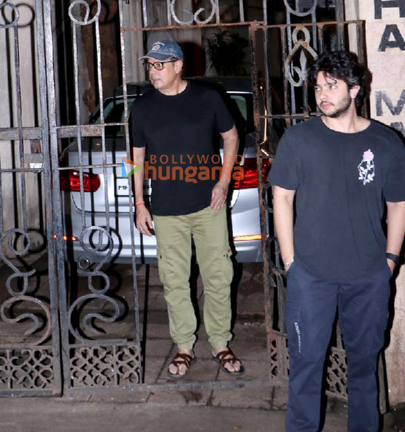 photos malaika arora amrita arora kareena kapoor khan others exit malaikas fathers residence 5