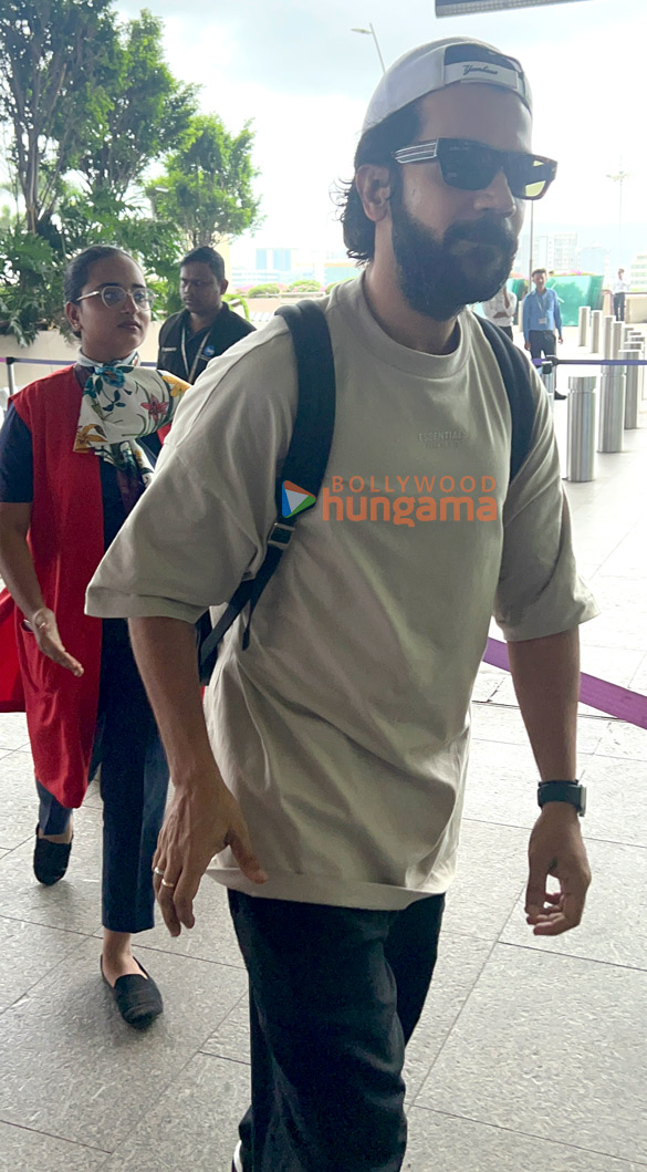 photos rajkummar rao and kabir khan snapped at the airport 3