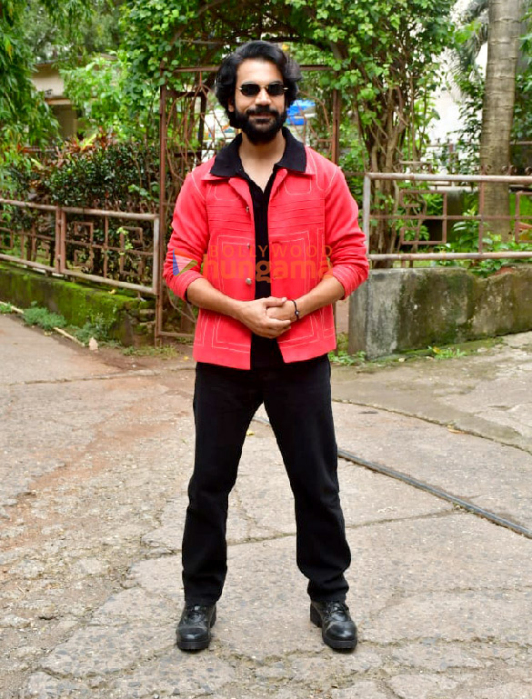 photos rajkummar rao and triptii dimri snapped shooting together 6