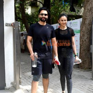 Photos: Rakul Preet Singh and Jackky Bhagnani snapped outside the gym in Santacruz