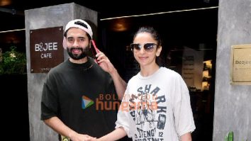 Photos: Rakul Preet Singh snapped with husband Jackky Bhagnani outside a cafe in Bandra