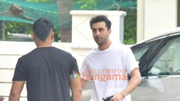 Photos: Ranbir Kapoor snapped at Sanjay Leela Bhansali’s house in Versova