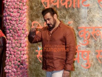 Photos: Salman Khan, Saif Ali Khan, Kareena Kapoor Khan, Tiger Shroff and others snapped at Ambani's house for Ganesh Chaturthi celebration