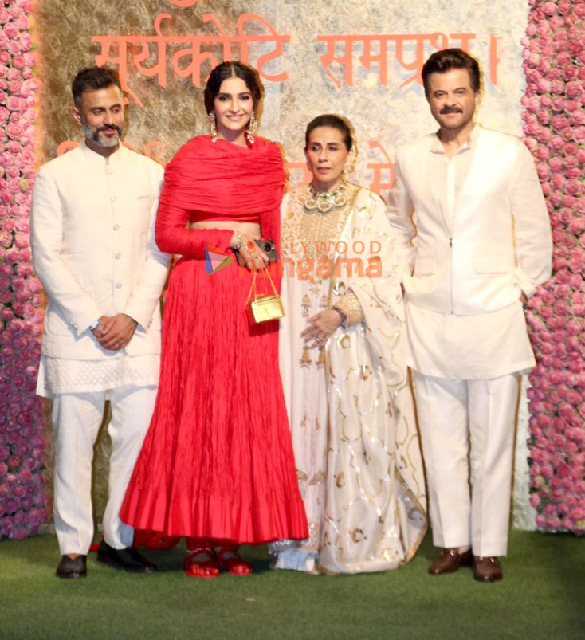 photos saif ali khan kareena kapoor khan tiger shroff and others snapped at ambanis house for ganesh chaturthi celebration 38