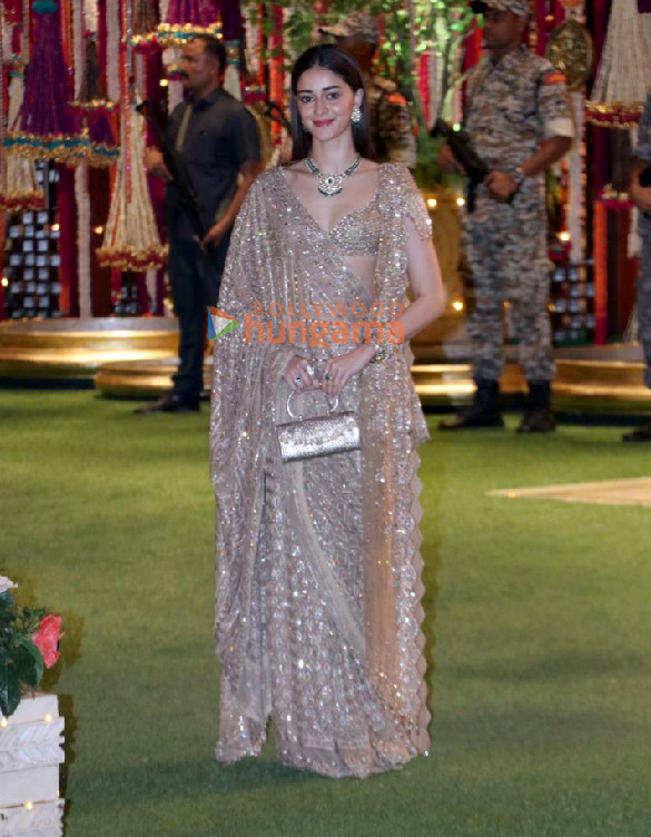 photos saif ali khan kareena kapoor khan tiger shroff and others snapped at ambanis house for ganesh chaturthi celebration 54