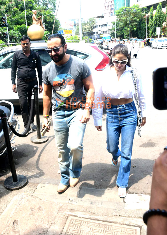 photos saif ali khan and sara ali khan spotted outside bastian in bandra 1