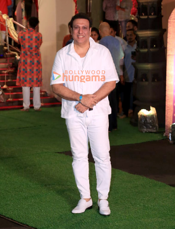 photos sanjay dutt sonakshi sinha zaheer iqbal and others snapped at cms residence for ganpati darshan 3 3