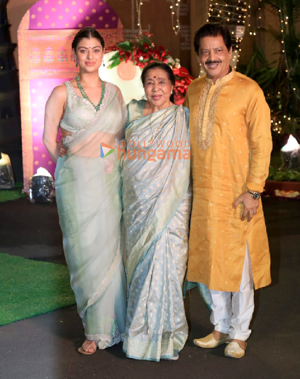 photos sanjay dutt sonakshi sinha zaheer iqbal and others snapped at cms residence for ganpati darshan 6