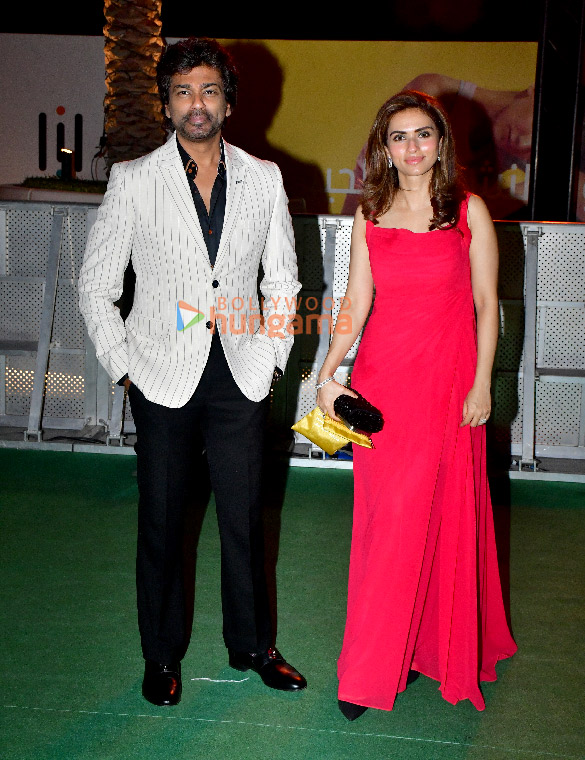 photos shah rukh khan rani mukerji kriti sanon janhvi kapoor and others grace the green carpet of iifa awards 2024 29