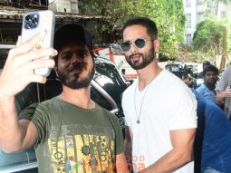 Photos: Shahid Kapoor spotted outside a salon in Bandra