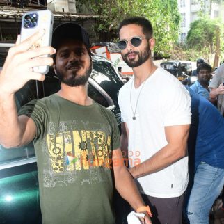 Photos: Shahid Kapoor spotted outside a salon in Bandra