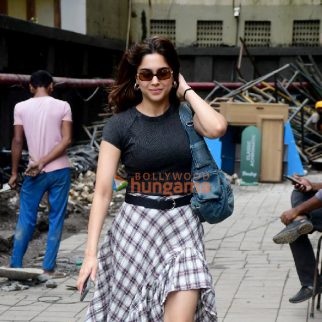 Photos: Sharvari and Sunny Kaushal snapped outside a restaurant in Bandra