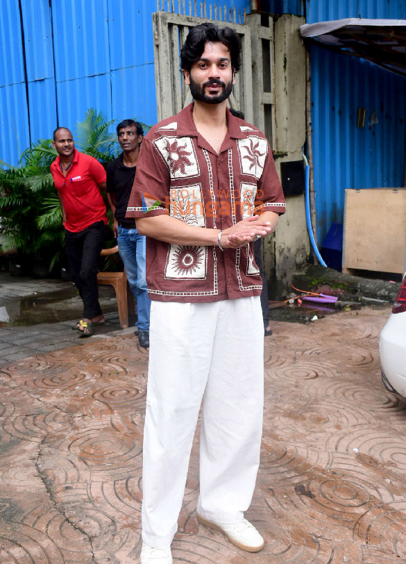 photos sharvari and sunny kaushal snapped outside a restaurant in bandra 2