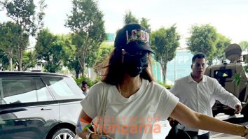 Photos: Shilpa Shetty, Shriya Saran, Maniesh Paul and Aoora snapped at the airport