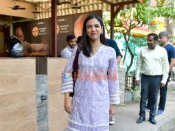 Photos: Shriya Pilgaonkar snapped in Juhu