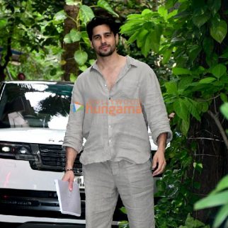 Photos: Sidharth Malhotra snapped outside Maddock Films’ office in Santacruz