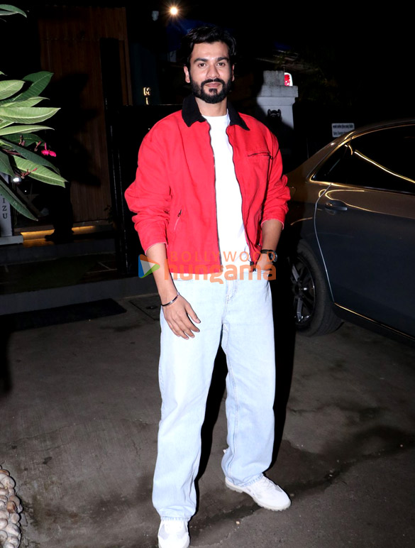 photos sunny kaushal snapped in bandra 4 2