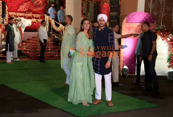 photos tusshar kapoor jeetendra geeta basra and harbhajan singh snapped at cms residence for ganpati darshan 4
