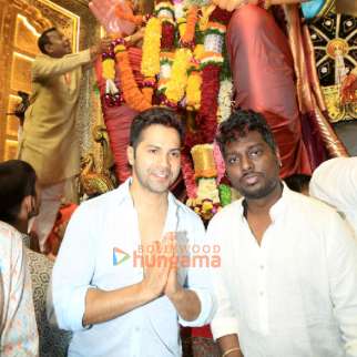 Photos: Varun Dhawan, Atlee Kumar, Shilpa Shetty and others snapped at Lalbaugcha Raja