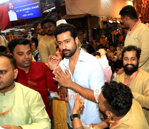 Photos: Vicky Kaushal, Esha Deol and others snapped at Lalbaugcha Raja