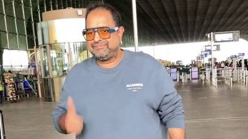 Music legend! Shankar Mahadevan greets paps at the airport