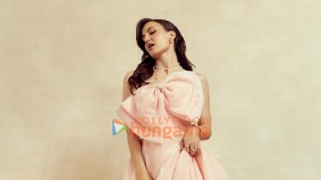 Celeb Photos Of Elli AvrRam