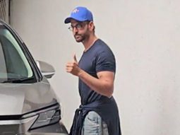 Hrithik Roshan Spotted In Juhu