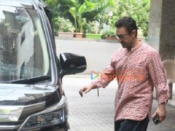Photos: Aamir Khan snapped at Reena Dutta’s house in Bandra