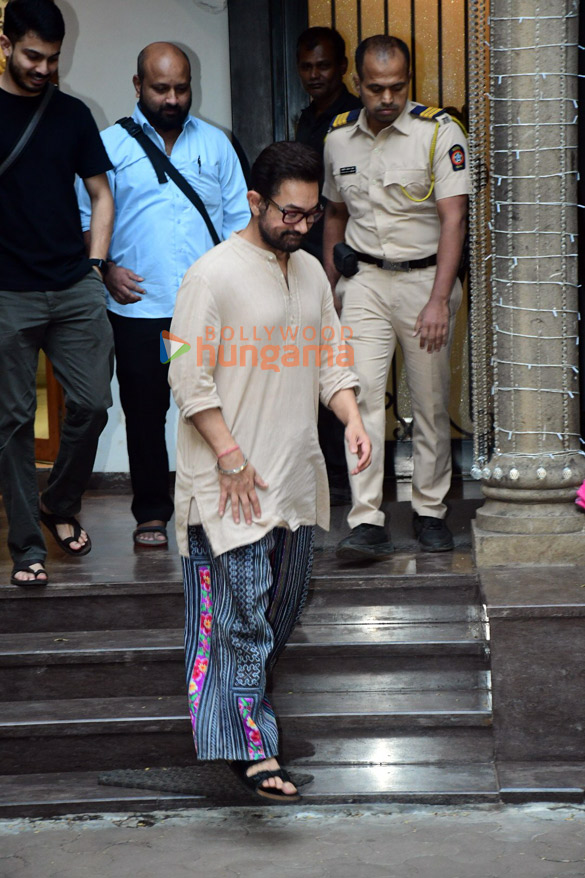 photos aamir khan snapped in bandra 2 4