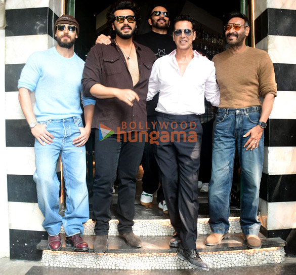 photos ajay devgn akshay kumar tiger shroff arjun kapoor and rohit shetty snapped at torii restaurant in bandra 1