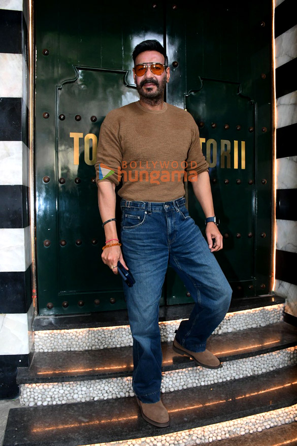 photos ajay devgn akshay kumar tiger shroff and arjun kapoor snapped at torii restaurant in bandra 1