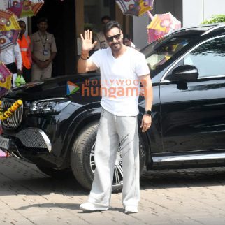 Photos: Ajay Devgn, Kareena Kapoor Khan, Sanjay Dutt and Rohit Shetty snapped at Kalina airport