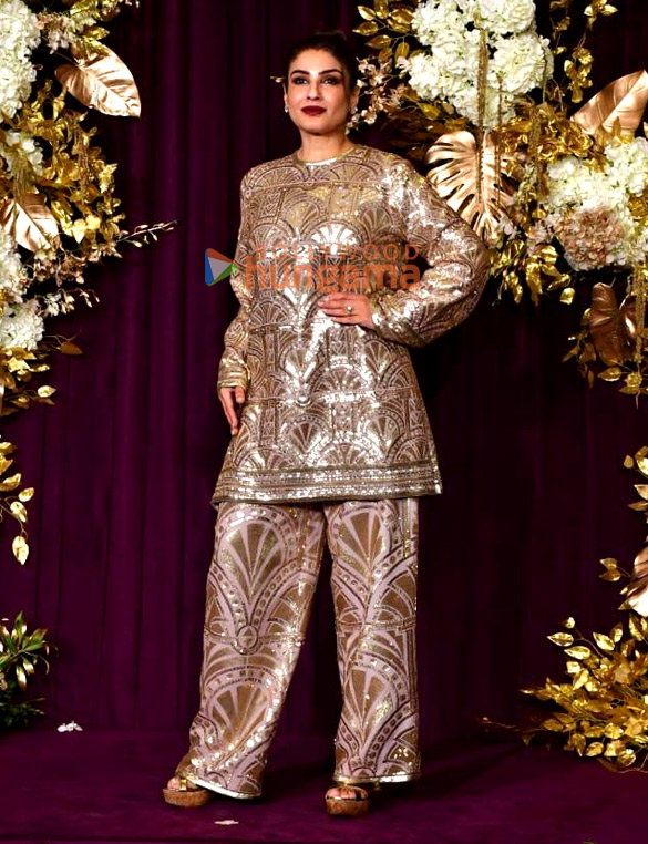 photos alia bhatt kajol kriti sanon janhvi kapoor ananya panday kartik aaryan and others snapped at manish malhotras diwali bash 44