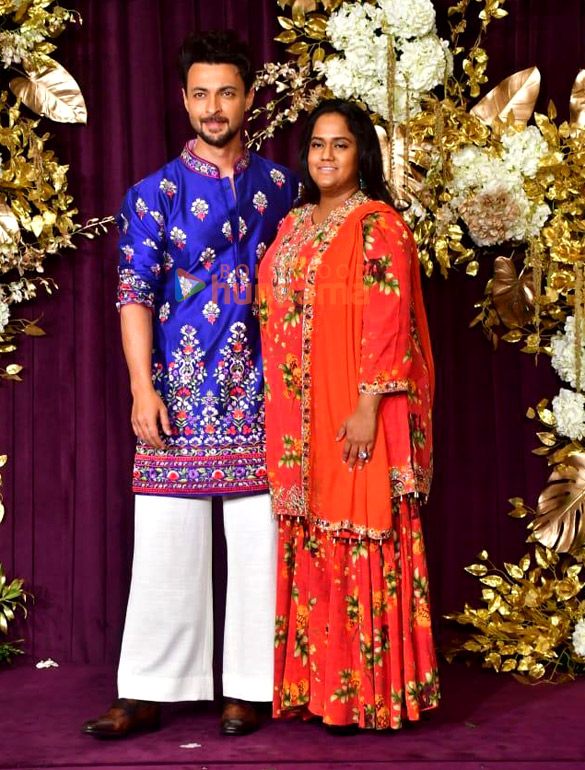 photos alia bhatt kajol kriti sanon janhvi kapoor ananya panday kartik aaryan and others snapped at manish malhotras diwali bash 7