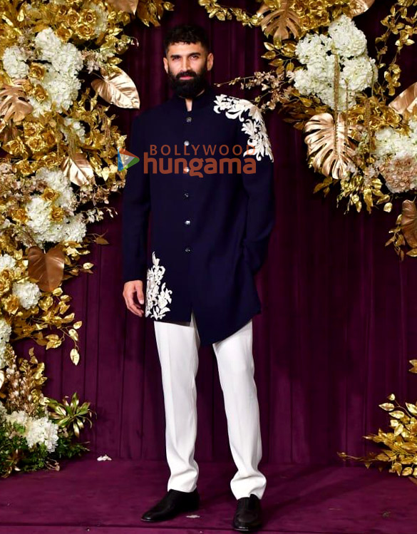 photos alia bhatt kajol kriti sanon janhvi kapoor ananya panday kartik aaryan and others snapped at manish malhotras diwali bash 8