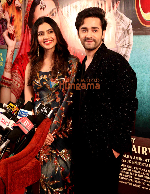photos anuj saini kashika kapoor and prradip khairwar grace the premiere of aayushmati geeta matric pass 4