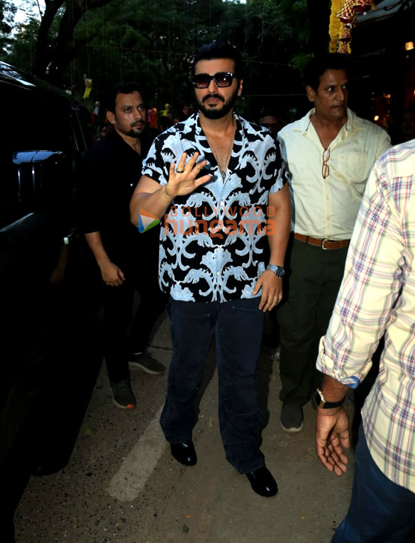 photos arjun kapoor snapped at raj thackerays house 2