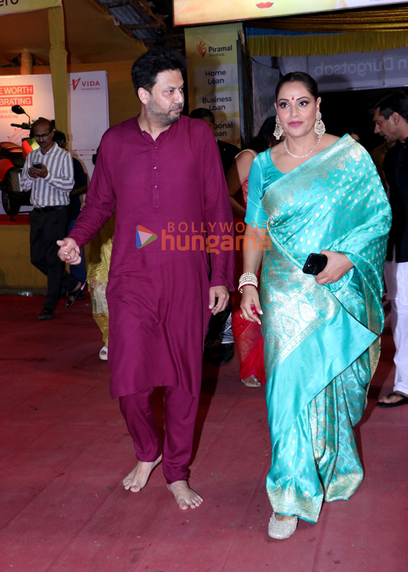 photos bipasha basu and karan singh grover snapped at durga puja pandal in mumbai 1