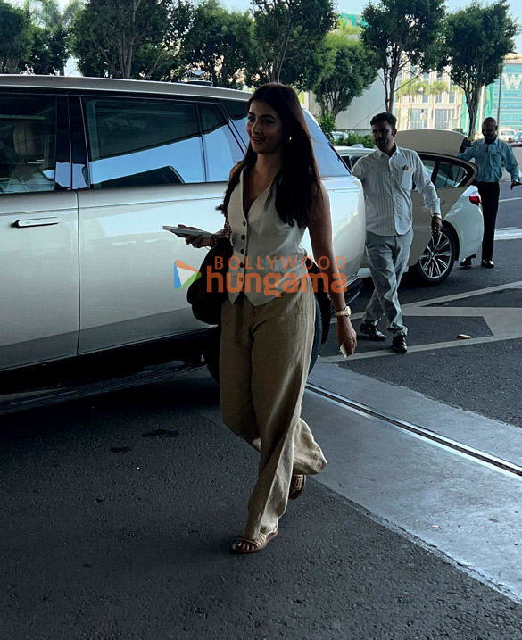photos bobby deol and pooja hegde snapped at the airport 1