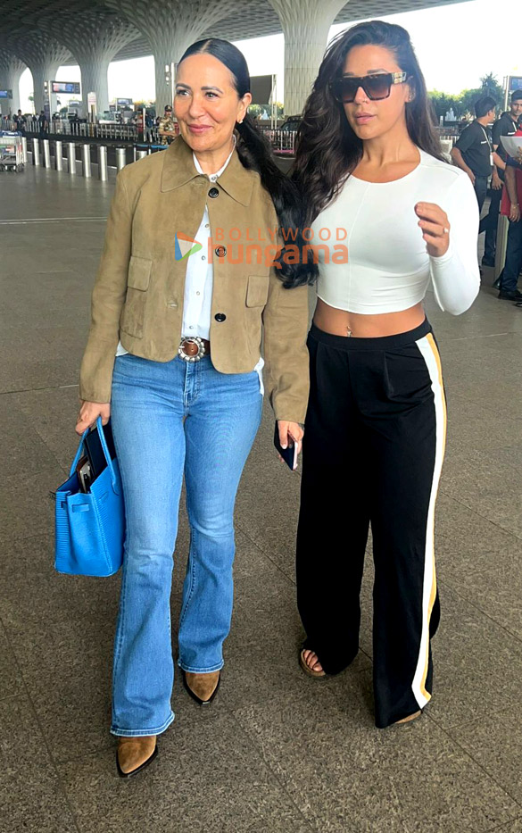 photos kareena kapoor khan krishna shroff and ayesha shroff snapped at the airport 4