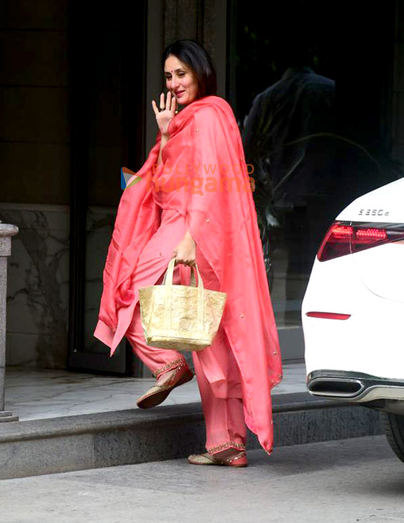 photos kareena kapoor khan and karisma kapoor snapped at their father randhir kapoors house in bandra 2 2