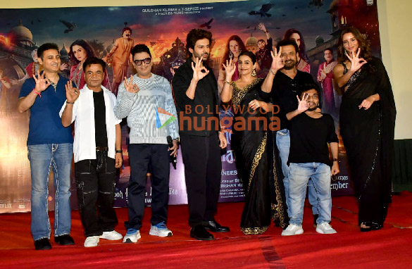 photos kartik aaryan vidya balan triptii dimri and others snapped at bhool bhulaiyaa 3 trailer launch at raj mandir theater jaipur 3